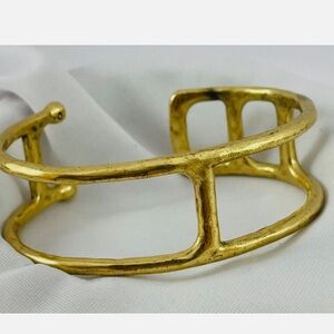 *** LUCKY BRAND Gold Tone Hammered Open Work Cuff Bracelet. 1990’s.